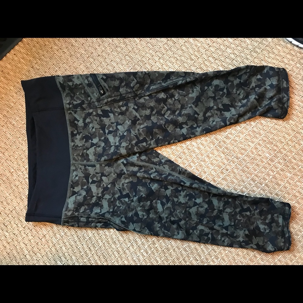 Lululemon crop pants.